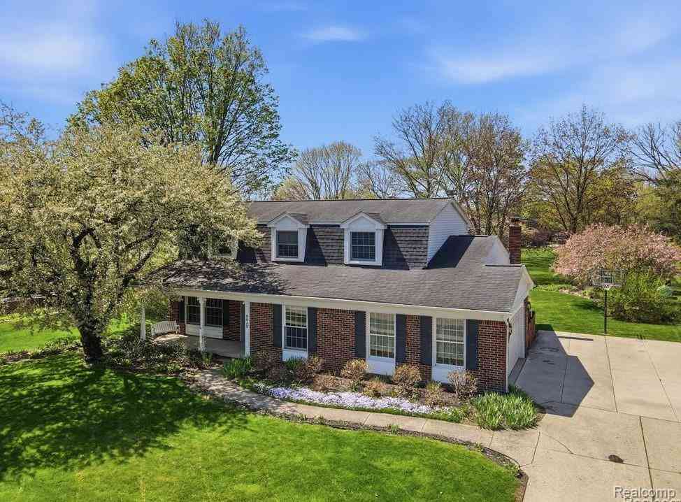 Homes For Rent - 9025 Muirland Drive <br/> Plymouth, MI 48170