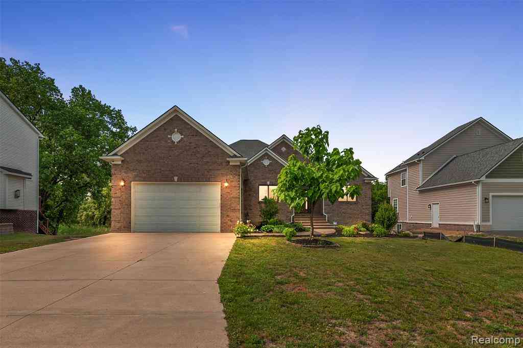 Homes For Sale - 1820 Crimson Ridge Drive <br/> Commerce Twp, MI 48390