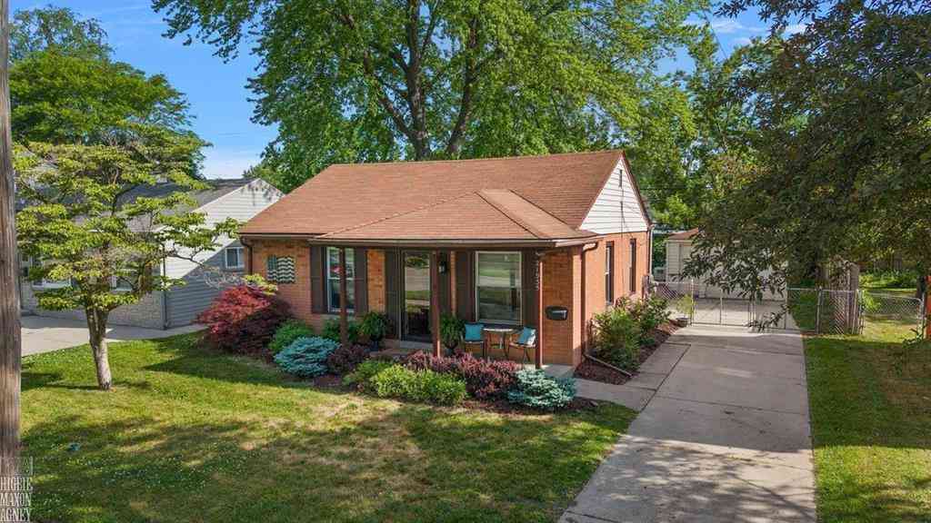 Homes For Sale - 21935 Lange Street <br/> Macomb County, Saint Clair Shores, MI 48080