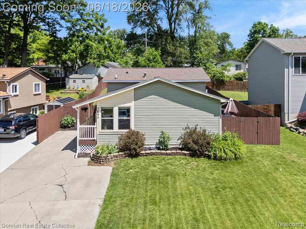 Homes For Sale - 3840 Cass Elizabeth Road <br/> Oakland County, Waterford, MI 48328