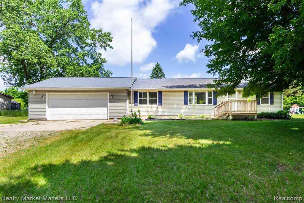 Homes For Sale - 4951 Laur Road <br/> North Branch, MI 48461