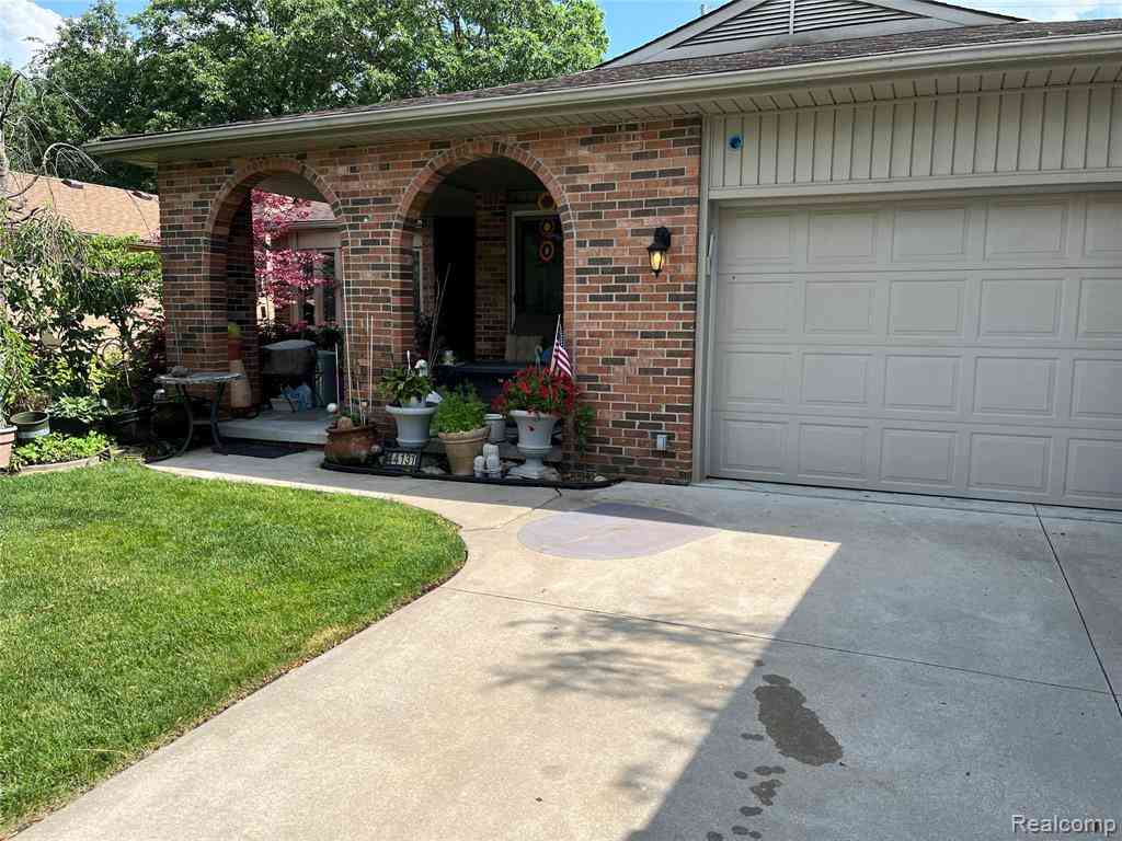 Homes For Sale - 44131 Westminister Way <br/> Canton, MI 48187