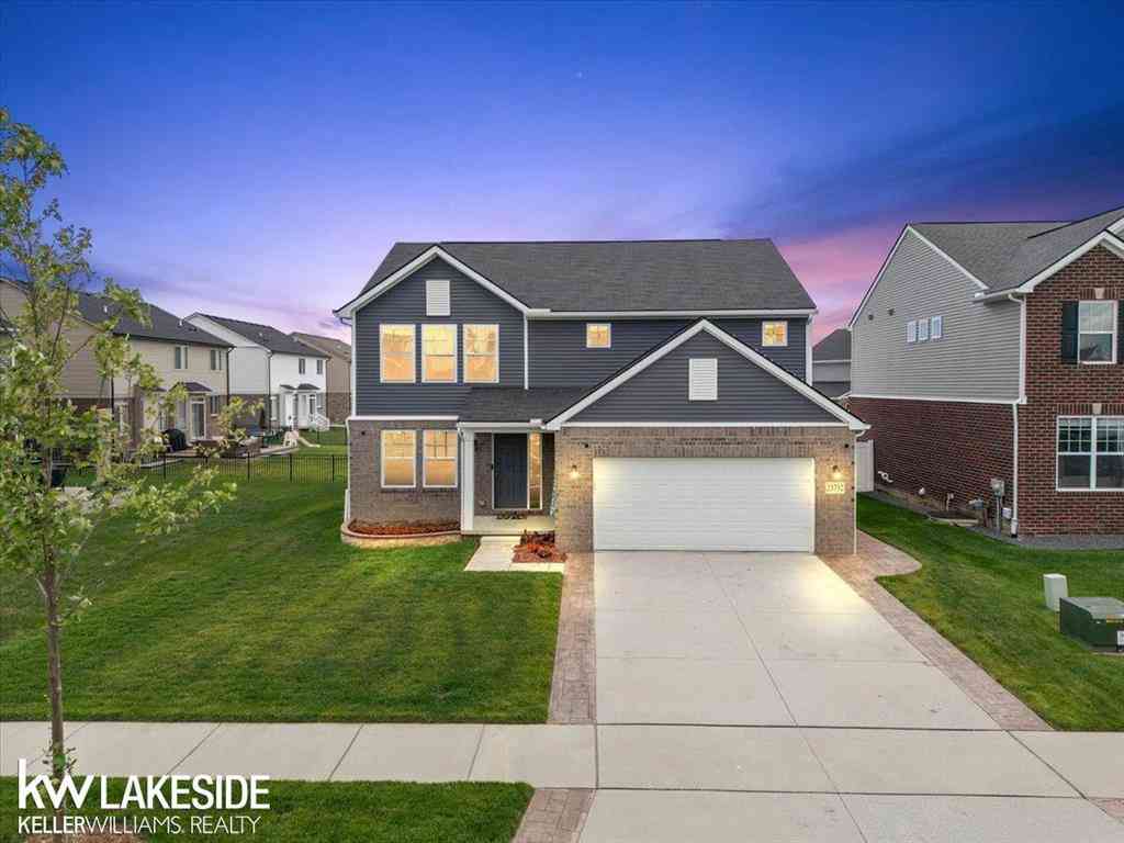 Homes For Sale - 23732 Shadow Woods Avenue <br/> Macomb County, Macomb, MI 48042