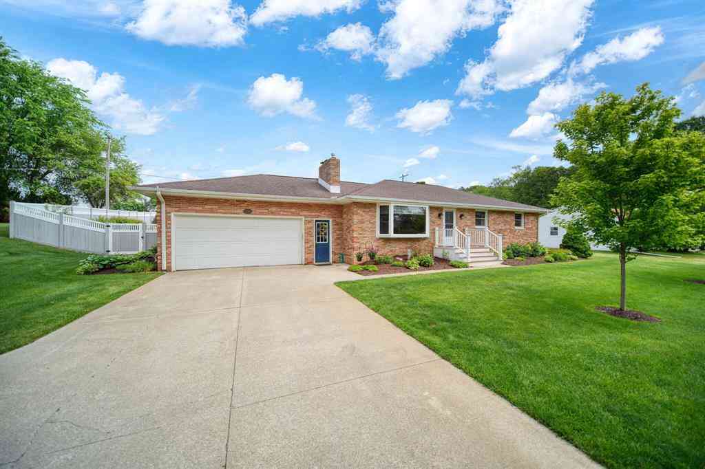 Homes For Sale - 3780 Hendee Road <br/> Jackson, MI 49201