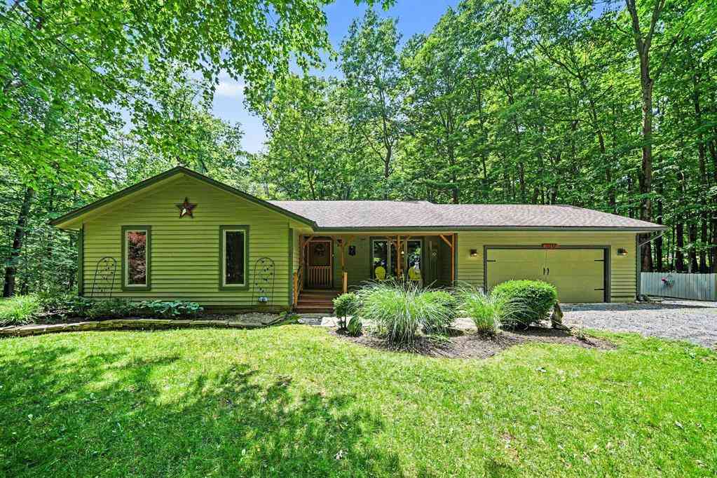 Homes For Sale - 15283 Prairie Road <br/> Berrien County, Three Oaks, MI 49128