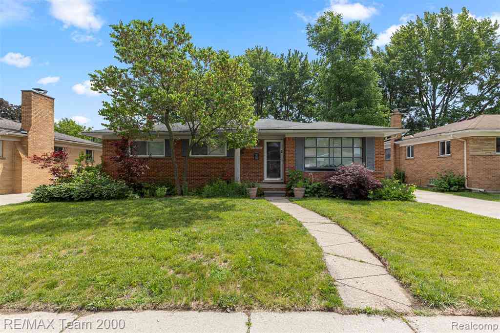 Homes For Sale - 14370 Alexander Street <br/> Livonia, MI 48154