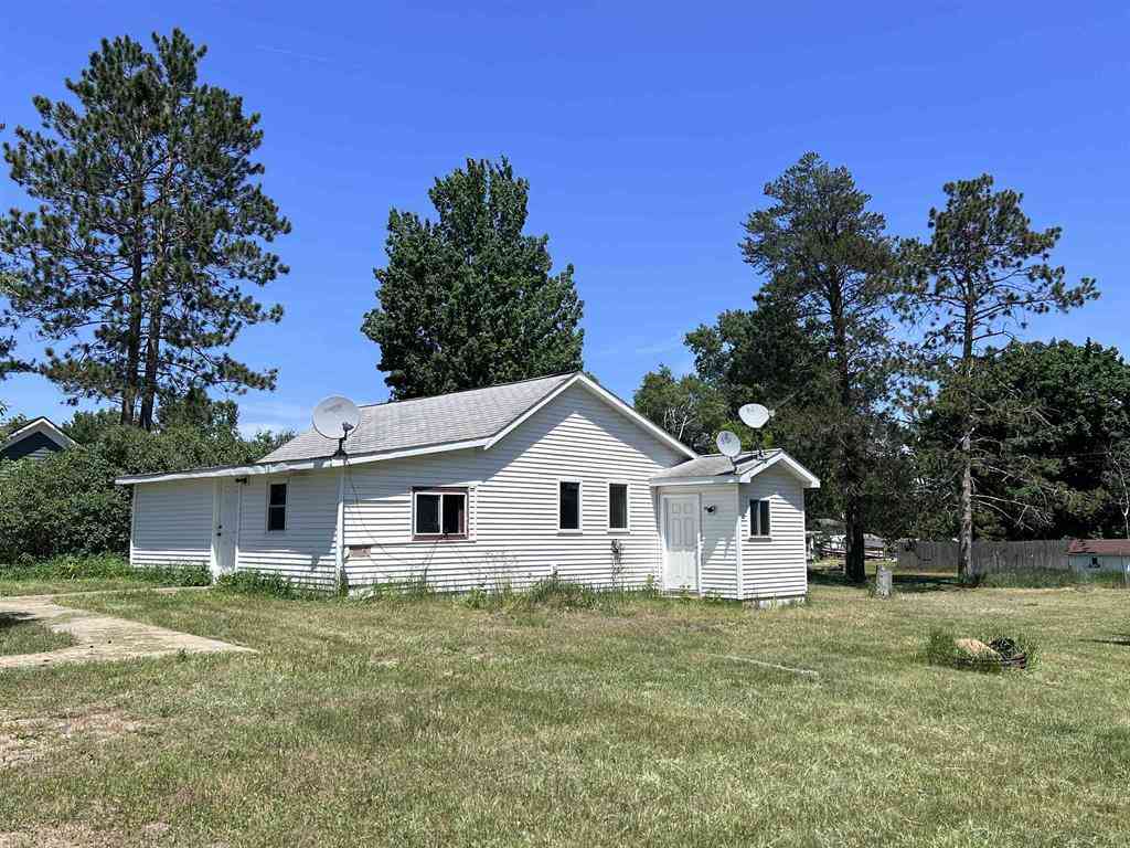 Homes For Sale - 447 S Baldwin Street <br/> Lake City, MI 49651