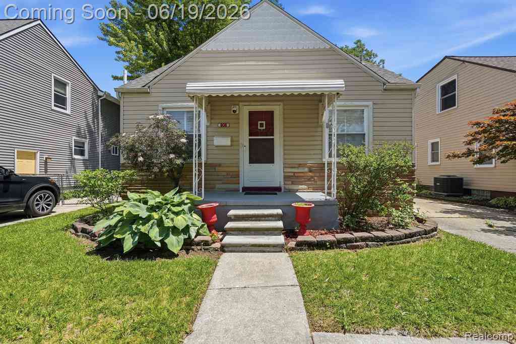 Homes For Sale - 808 N Edison Avenue <br/> Royal Oak, MI 48067