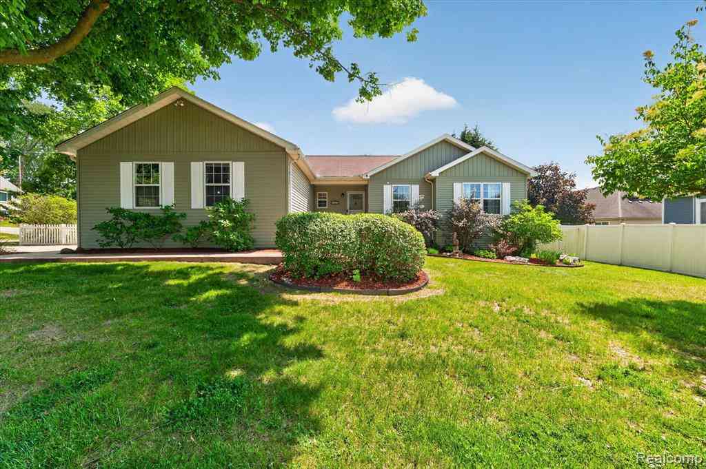 Homes For Sale - 1259 Burgoyne Boulevard <br/> Rochester, MI 48307