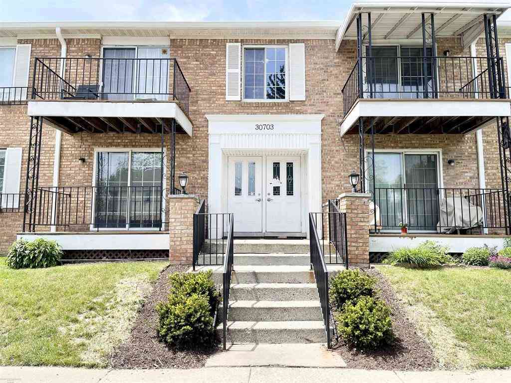Condo For Sale - 30703 Shiawassee Street <br/> Farmington, MI 48336