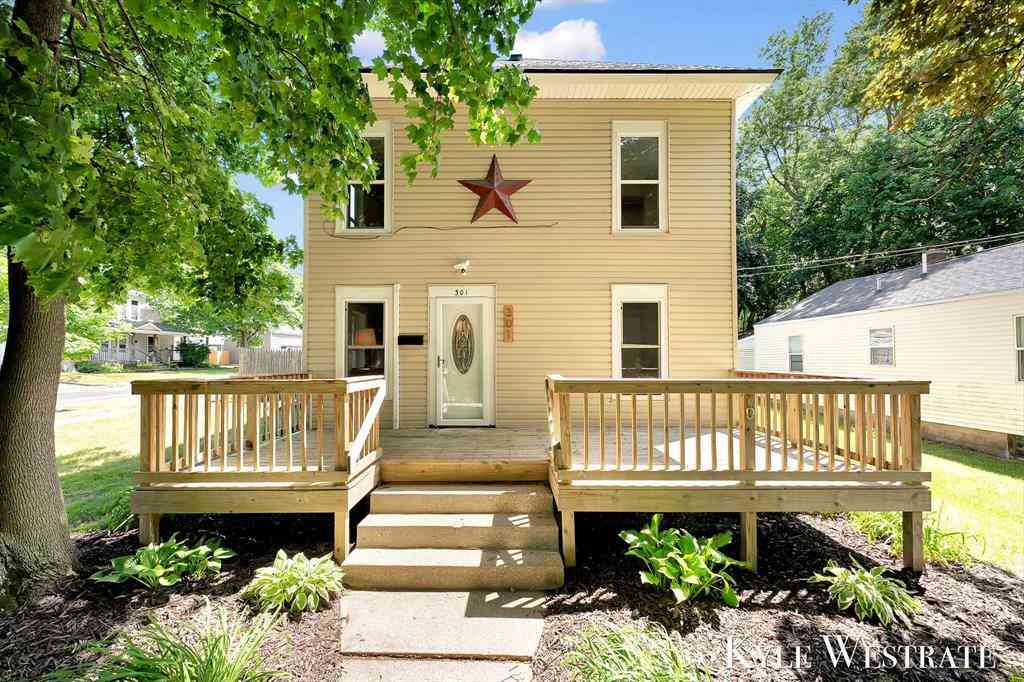 Homes For Sale - 301 W Montcalm Street <br/> Montcalm County, Greenville, MI 48838