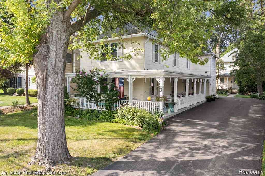Homes For Rent - 84 Vernier Road <br/> Grosse Pointe Shores, MI 48236