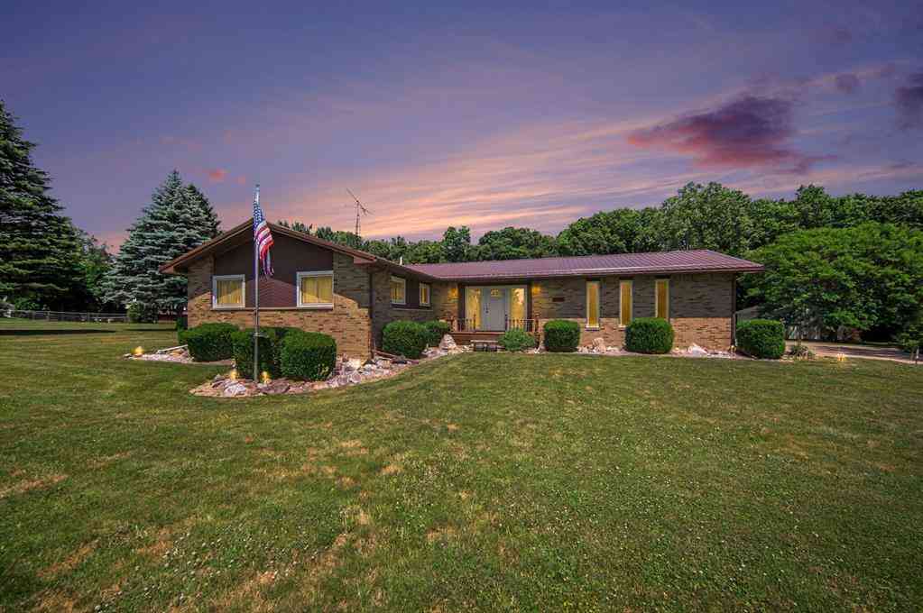 Homes For Sale - 4555 Clinton Road <br/> Jackson, MI 49201