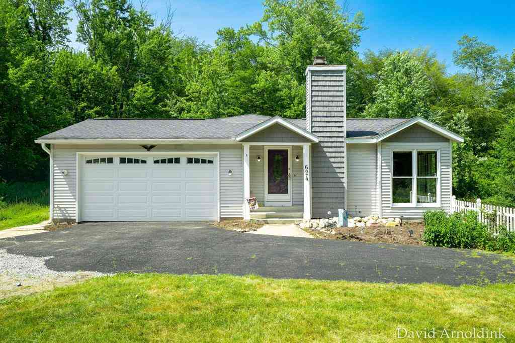 Homes For Sale - 624 S 160th Avenue <br/> Holland, MI 49423