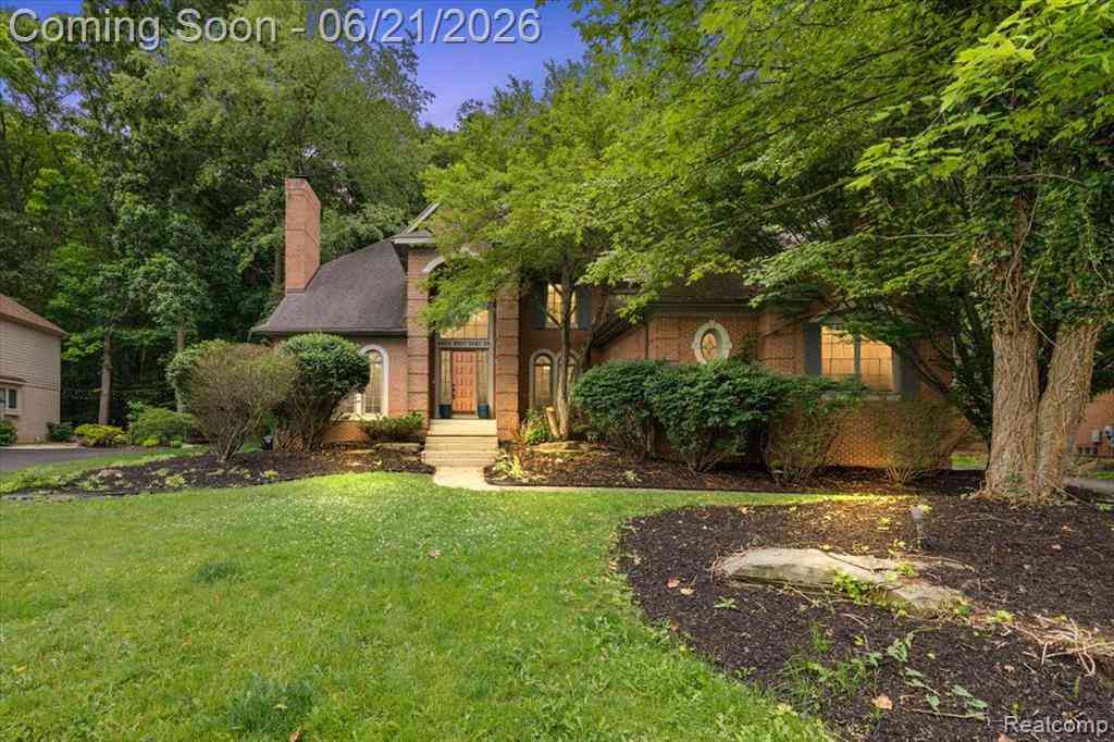Homes For Sale - 6403 W Oaks Drive <br/> West Bloomfield, MI 48324