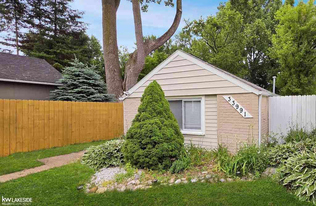 Homes For Rent - 33991 Orangelawn Street <br/> Livonia, MI 48150