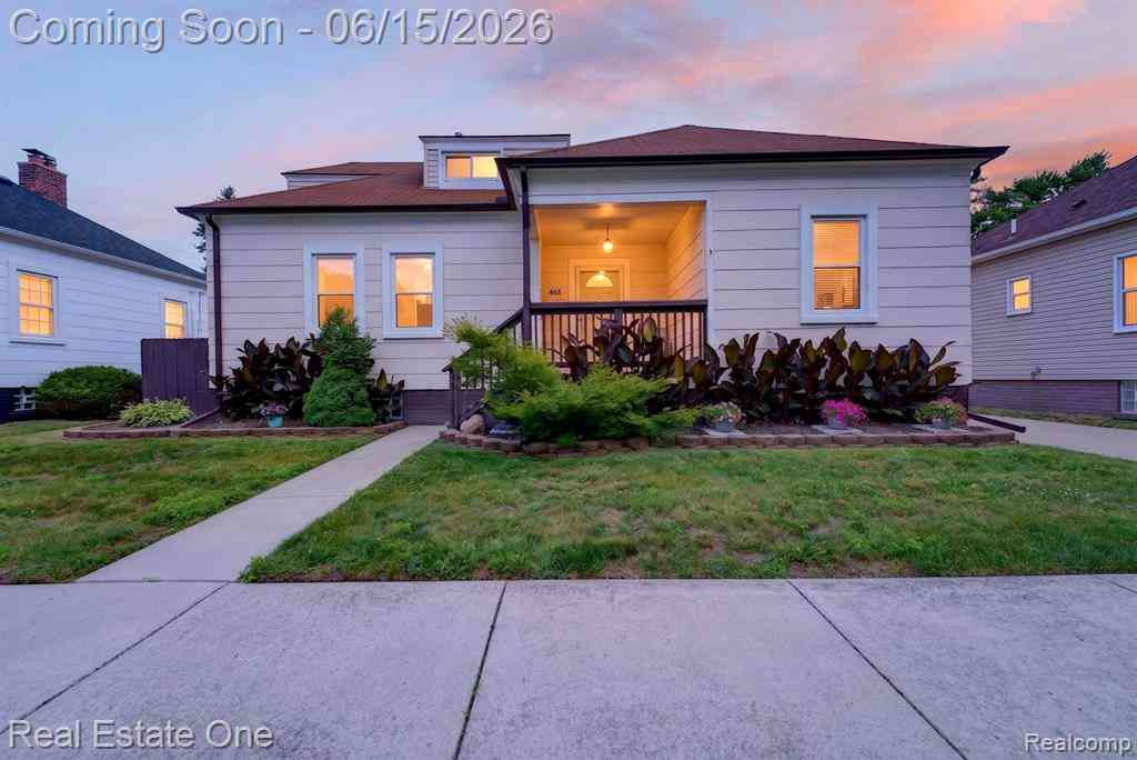 Homes For Sale - 466 Spruce Street <br/> Wayne County, Wyandotte, MI 48192