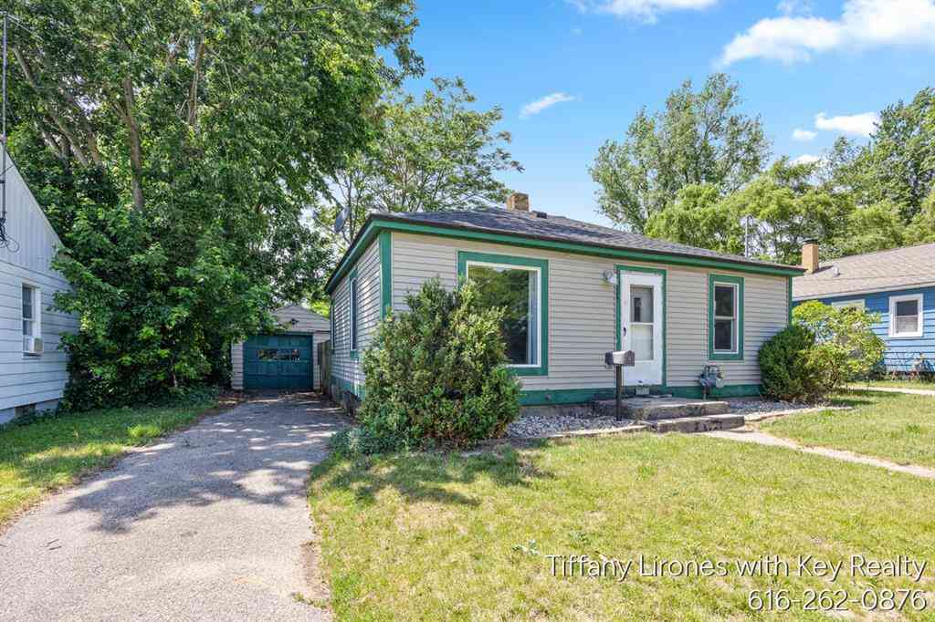 Homes For Sale - 3241 Buchanan Avenue Sw SW<br/> Kent County, Grand Rapids, MI 49548
