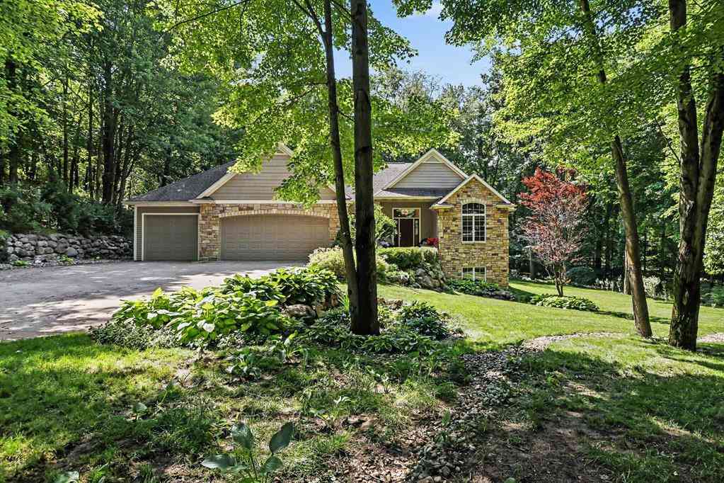 Homes For Sale - 9428 Marshwood Drive <br/> Kalamazoo County, Richland, MI 49083