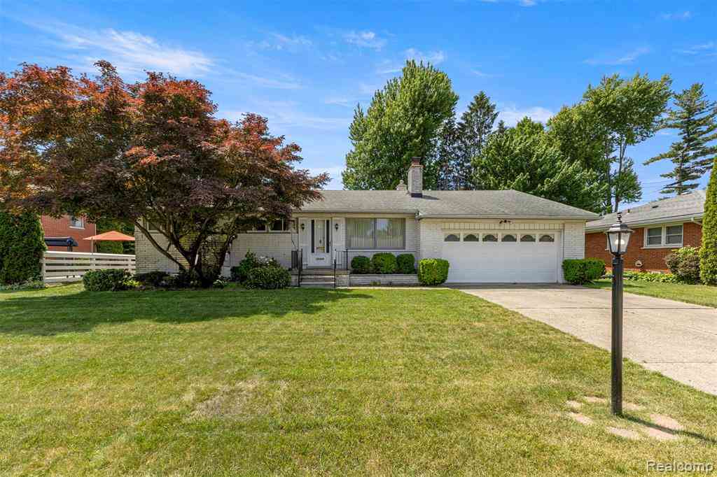 Homes For Sale - 25429 Graceland Circle <br/> Dearborn Heights, MI 48125