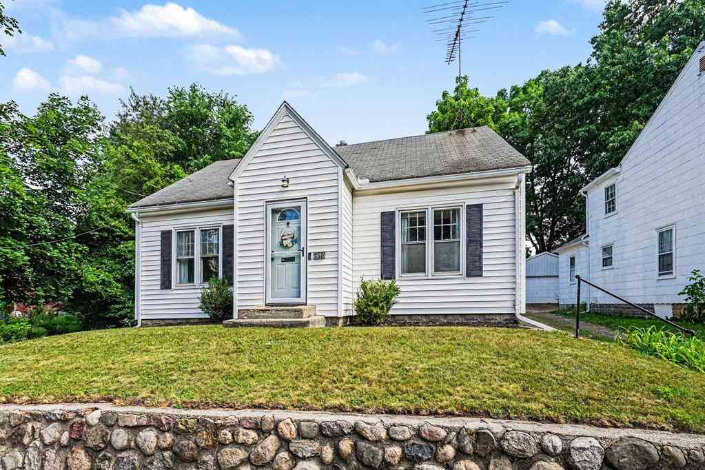 Homes For Sale - 166 Ridgewood Street <br/> Kalamazoo, MI 49001