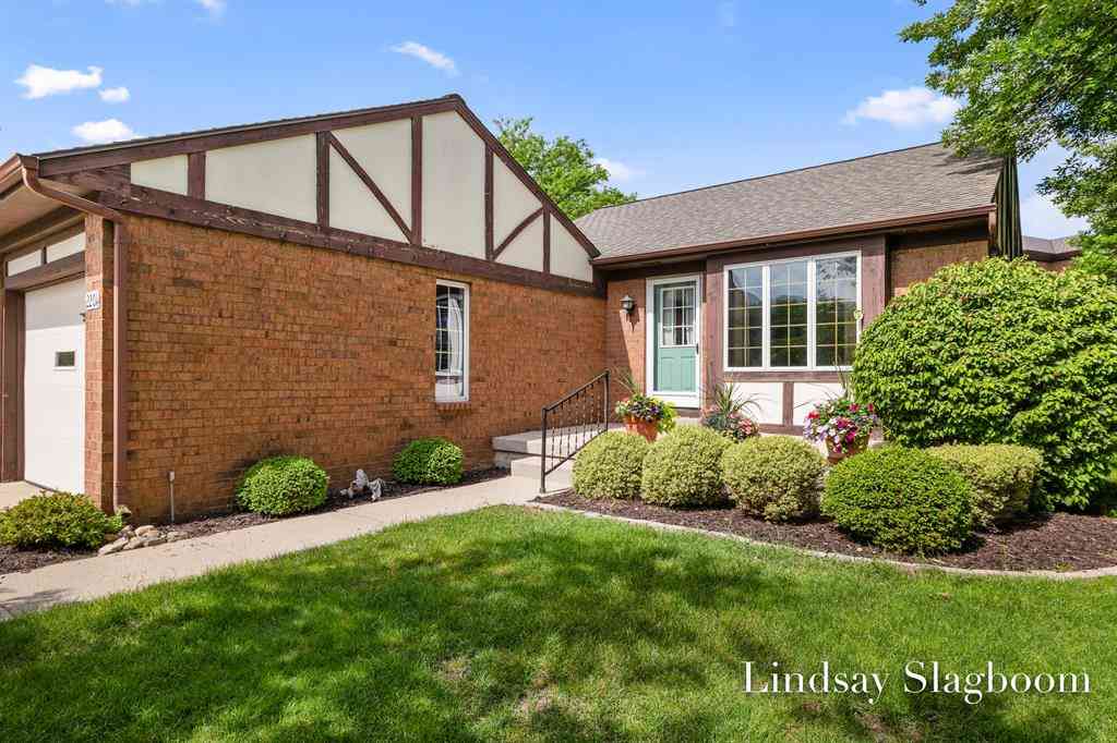 Condo For Sale - 2201 Radcliff Circle Se SE #96<br/> Grand Rapids, MI 49546