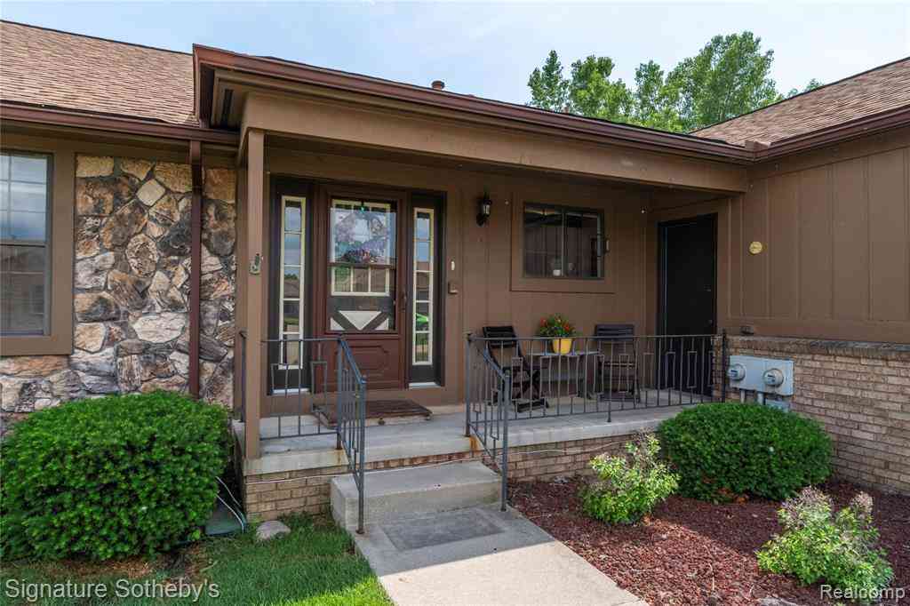 Condo For Sale - 12336 Nantucket Drive  #3<br/> South Lyon, MI 48178