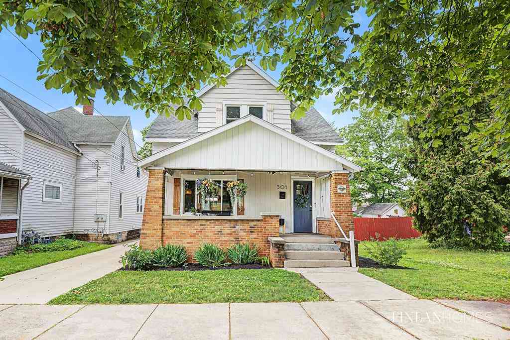 Homes For Sale - 501 Emerald Avenue Ne NE<br/> Kent County, Grand Rapids, MI 49503