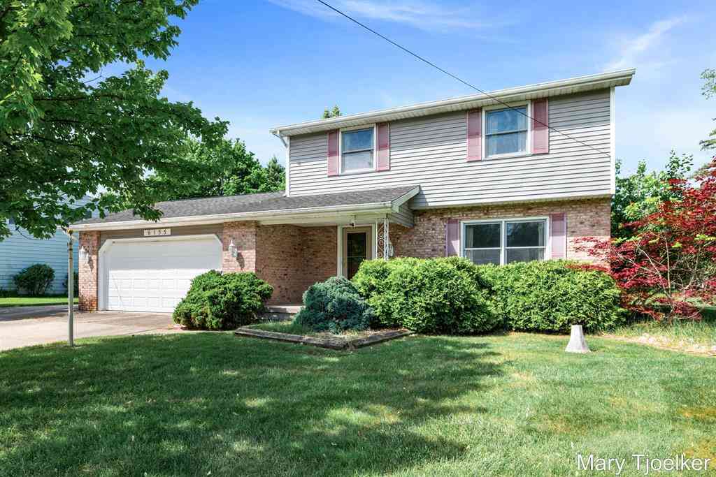 Homes For Sale - 6155 Blythefield Avenue Ne NE<br/> Kent County, Rockford, MI 49341