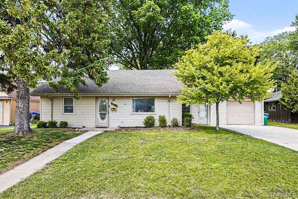 Homes For Sale - 30212 Beechwood Street <br/> Garden City, MI 48135