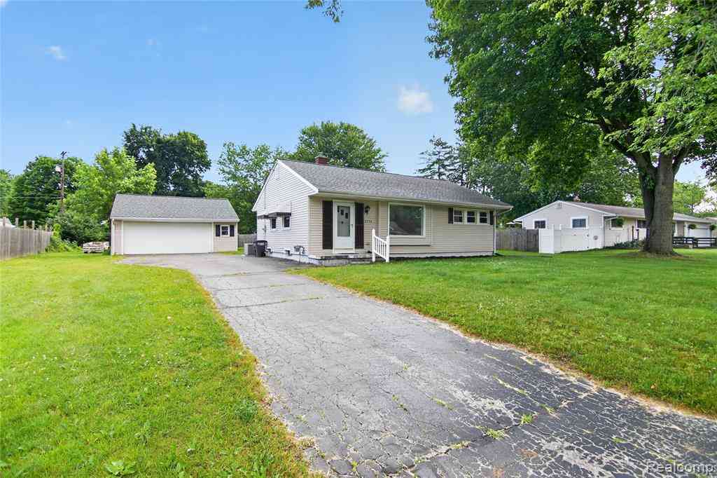 Homes For Sale - 2730 Hillcrest Street <br/> Jackson, MI 49203