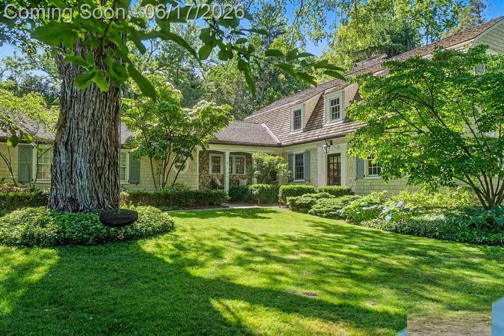 Homes For Sale - 540 Rock Creek Drive <br/> Ann Arbor, MI 48104