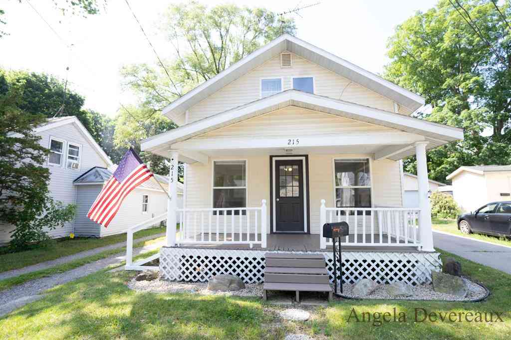 Homes For Sale - 215 W Montcalm Street <br/> Greenville, MI 48838