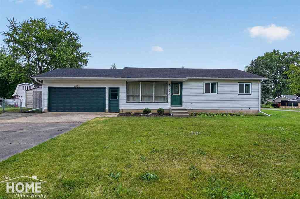 Homes For Sale - 823 Tracy Street <br/> Owosso, MI 48867