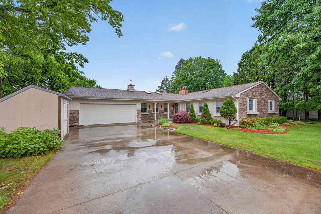 Homes For Sale - 1020 Sunnyside Drive <br/> Cadillac, MI 49601