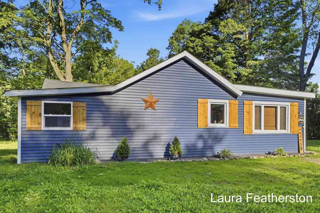Homes For Sale - 4948 Sturgis Avenue Ne NE<br/> Kent County, Rockford, MI 49341