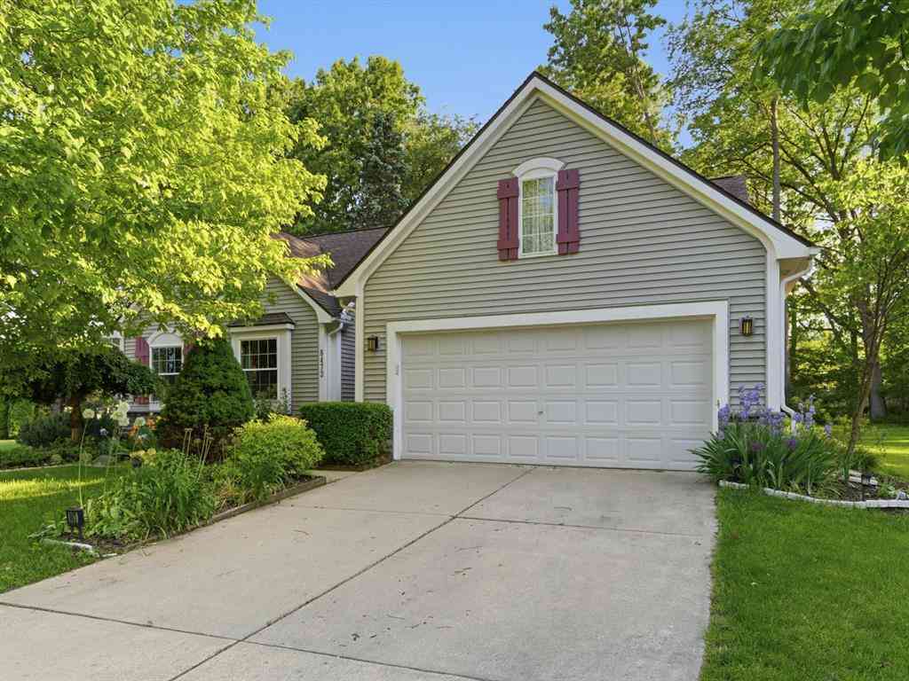 Homes For Sale - 8473 Parkridge Drive <br/> Dexter, MI 48130
