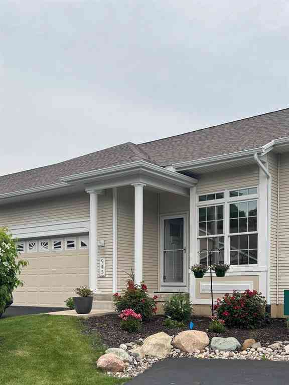 Condo For Sale - 945 Kensington Street Nw NW #122<br/> Grand Rapids, MI 49534