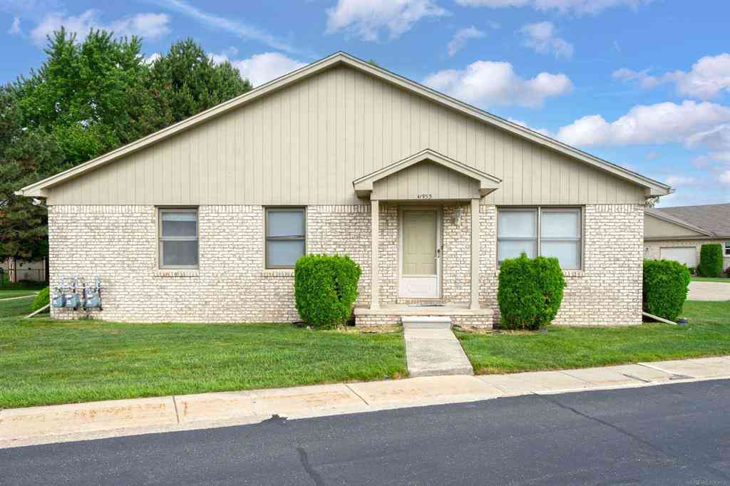 Condo For Sale - 41933 King Edward Court <br/> Clinton Township, MI 48038