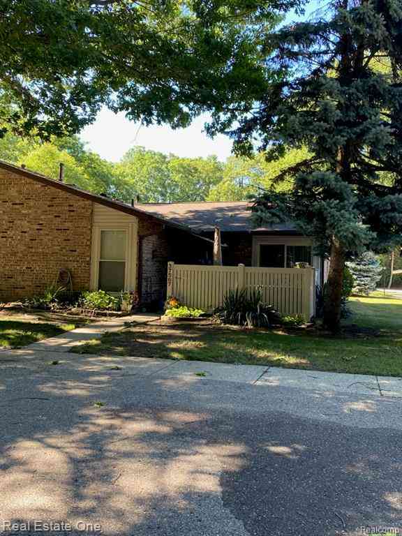 Condo For Sale - 37567 Barkridge Circle  #59<br/> Westland, MI 48185