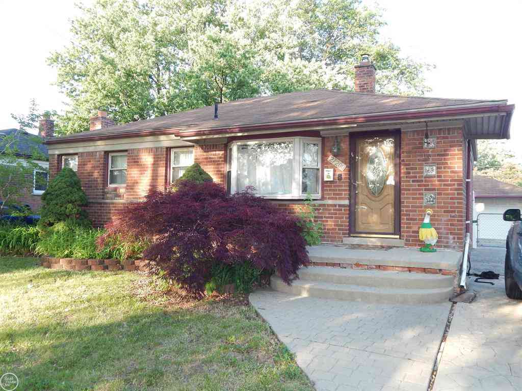 Homes For Sale - 27200 Larchmont Street <br/> Saint Clair Shores, MI 48081