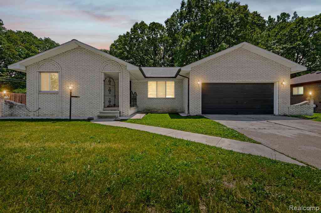 Homes For Sale - 3030 Chard Avenue <br/> Warren, MI 48092