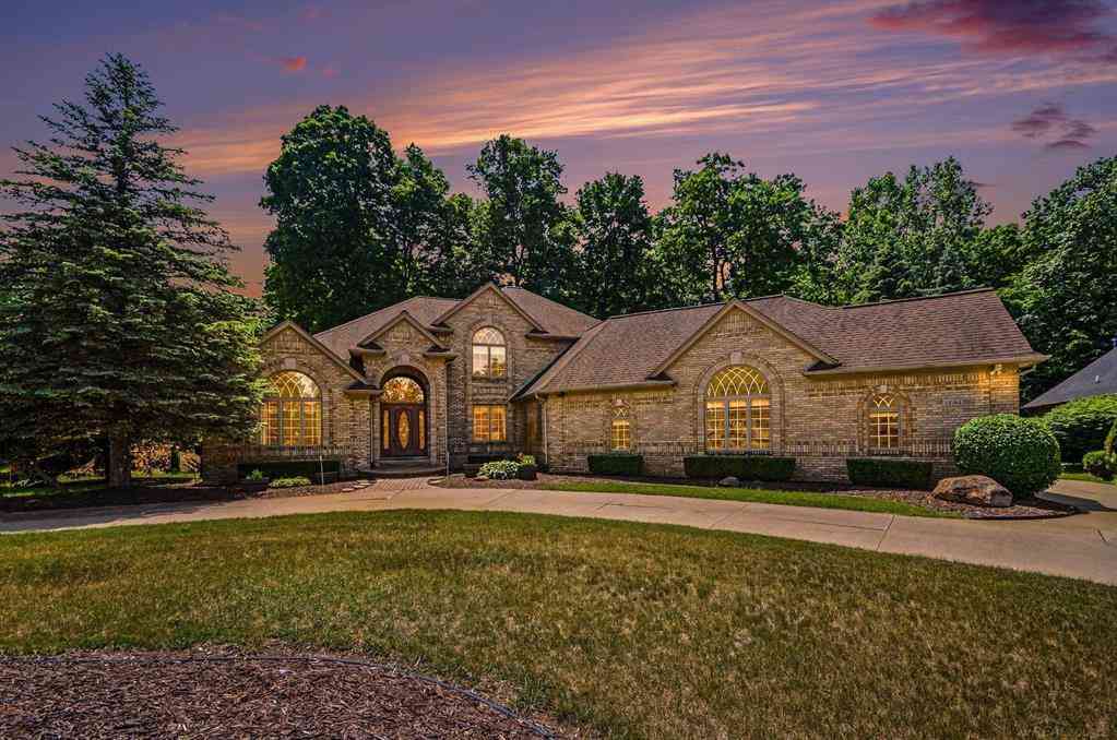Homes For Sale - 11684 Majestic Court <br/> Shelby Twp, MI 48315