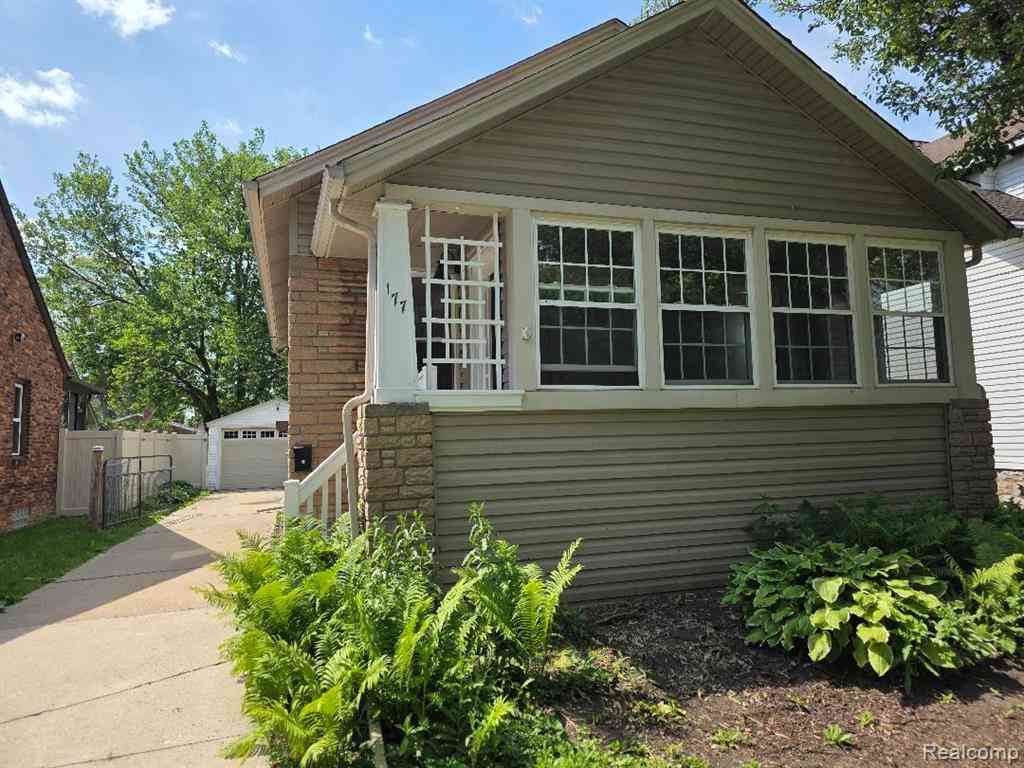 Homes For Rent - 177 N Riverbank Street <br/> Wyandotte, MI 48192