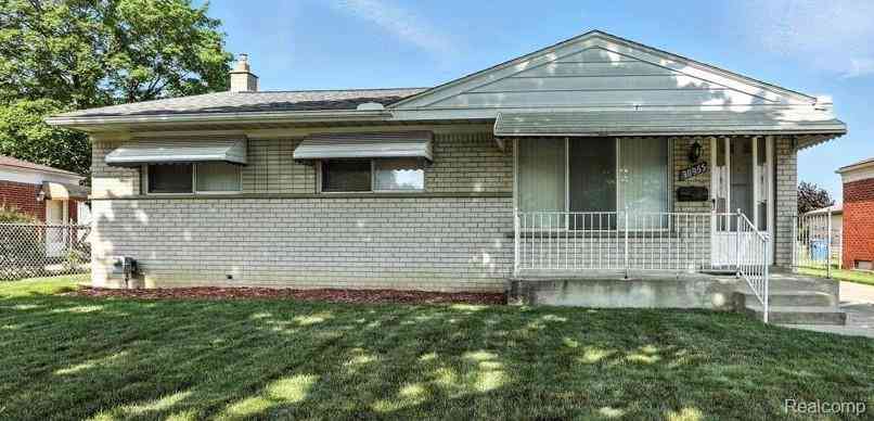 Homes For Sale - 30955 Iroquois Drive <br/> Warren, MI 48088