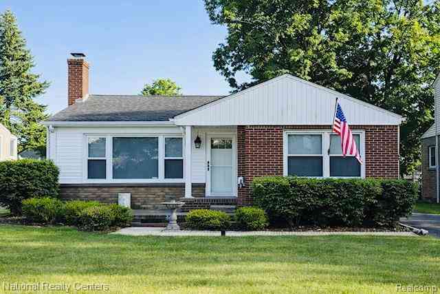 Homes For Sale - 2639 Woodbine Drive <br/> Oakland County, Waterford, MI 48328