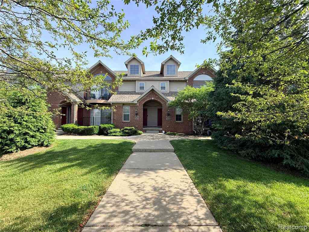 Condo For Sale - 2916 Signature Boulevard <br/> Ann Arbor, MI 48103
