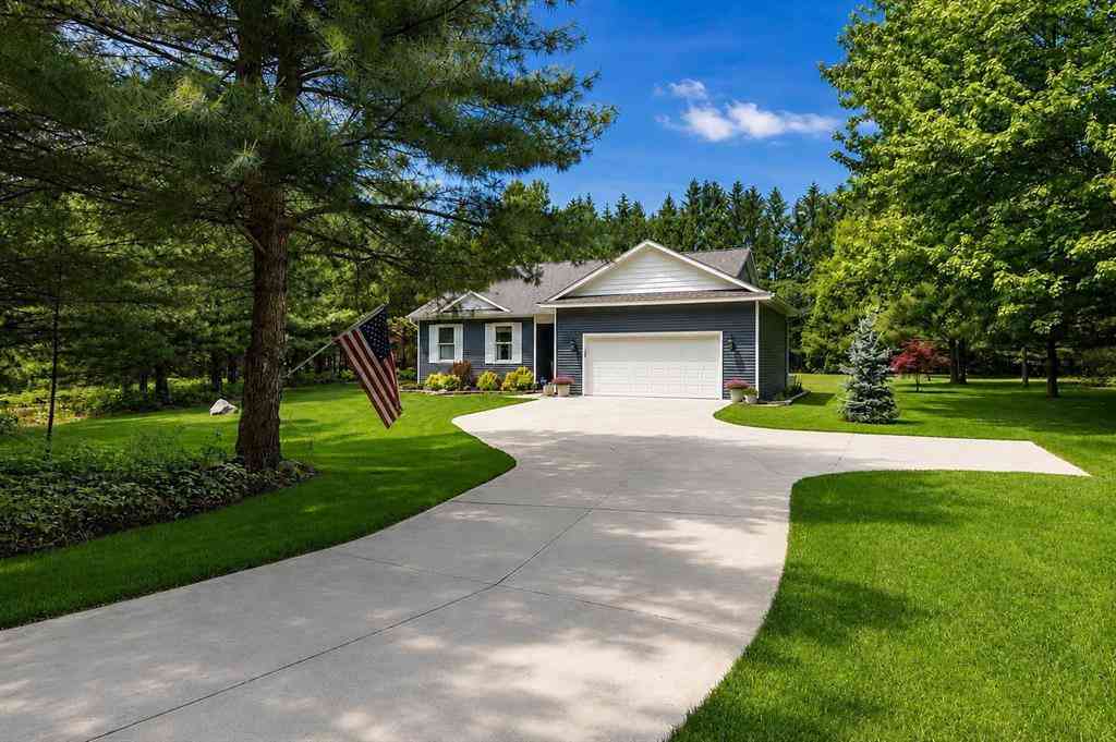Homes For Sale - 19926 Arthurs Way <br/> Lake Ann, MI 49650