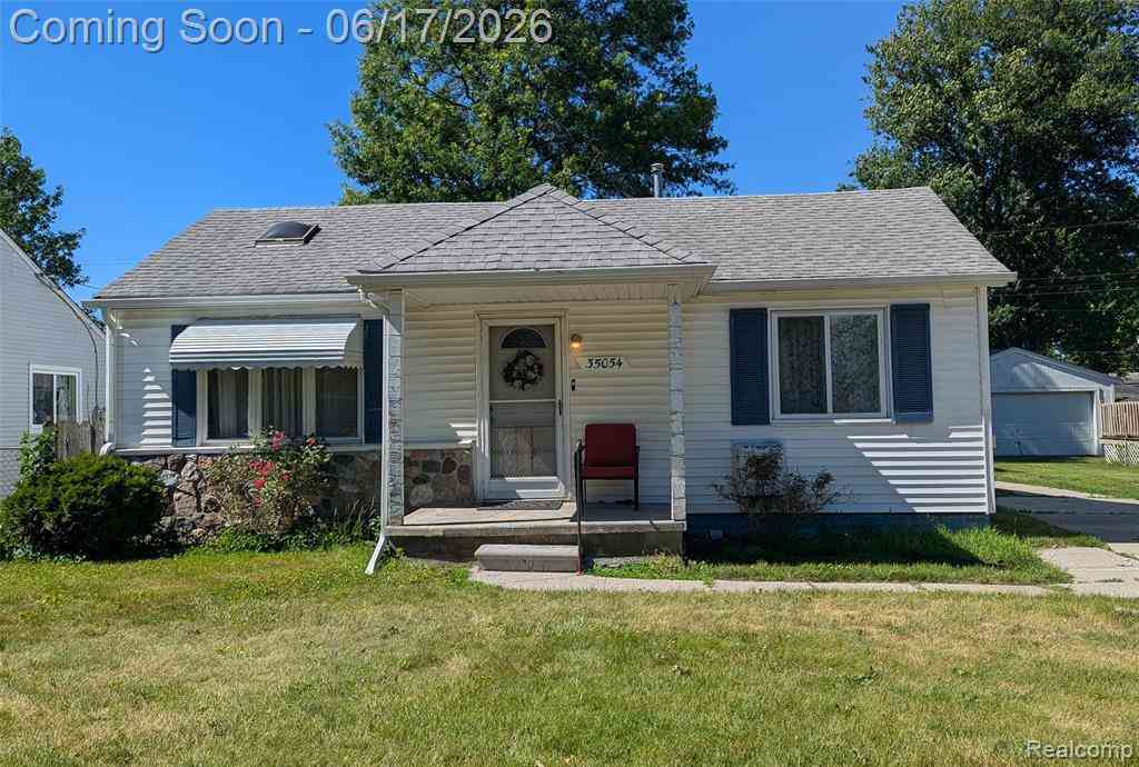 Homes For Sale - 35054 Glen Street <br/> Westland, MI 48186