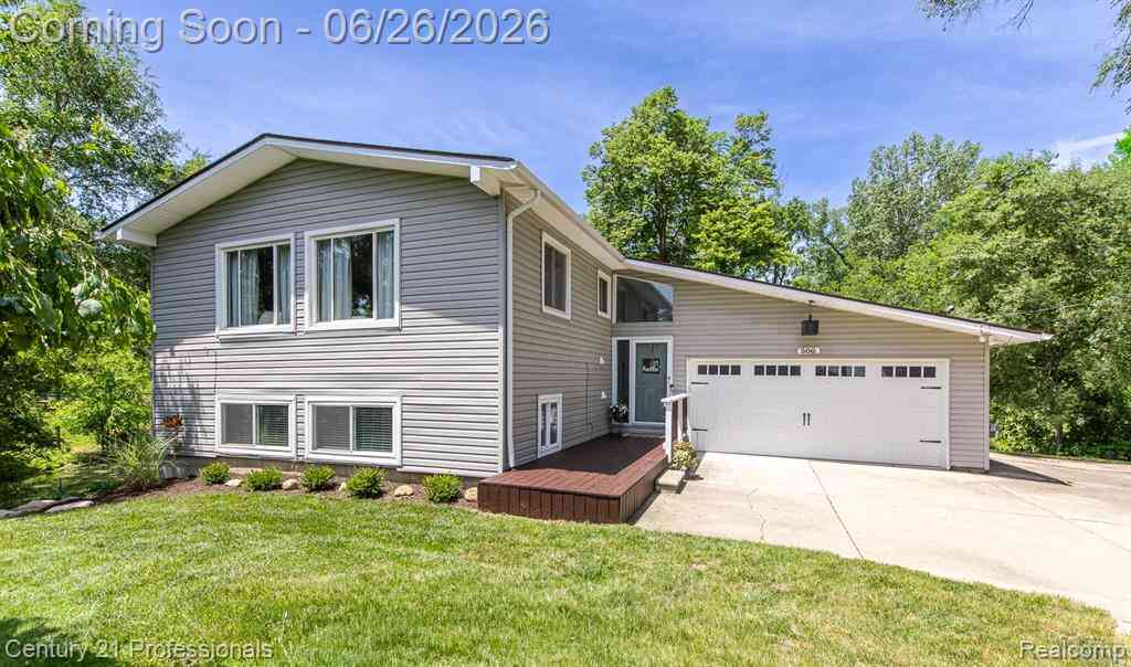 Homes For Sale - 500 Neptune Drive <br/> Ortonville, MI 48462